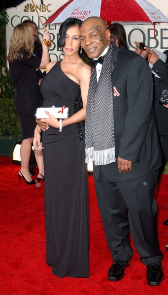 Photo Coverage: Golden Globe Awards Arrivals Part 1 Image