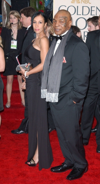Photo Coverage: Golden Globe Awards Arrivals Part 1 Image