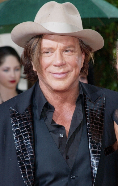 Photo Coverage: Golden Globe Awards Arrivals Part 1 Image