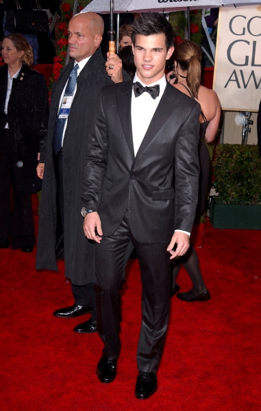 Photo Coverage: Golden Globe Awards Arrivals Part 2 Image