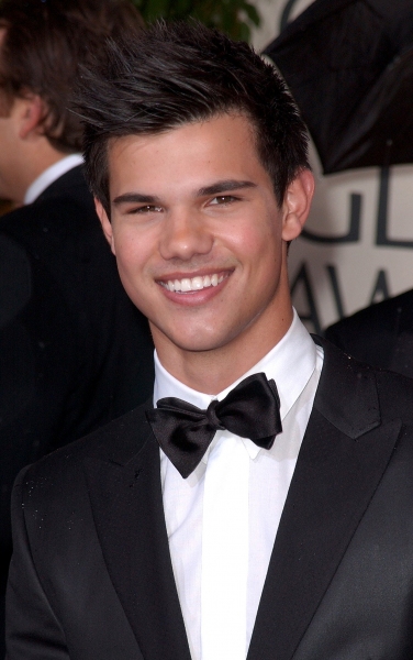 Photo Coverage: Golden Globe Awards Arrivals Part 2 Image