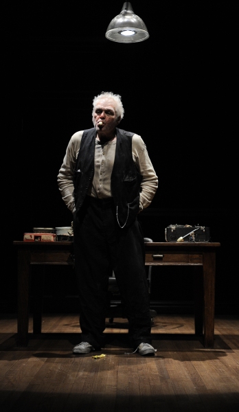 Photo Flash: Goodman Theatre Presents HUGHIE/KRAPP'S LAST TAPE Image