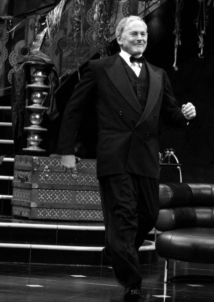 Photo Coverage: PRESENT LAUGHTER Opening Night Curtain Call Image
