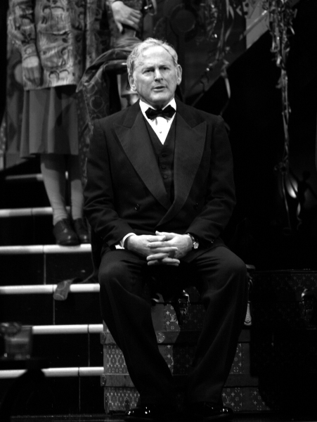 Photo Coverage: PRESENT LAUGHTER Opening Night Curtain Call Image