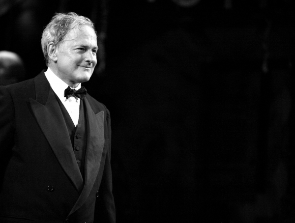 Photo Coverage: PRESENT LAUGHTER Opening Night Curtain Call Image