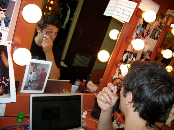 Photo Coverage: Backstage at WICKED, Spotlight on 'Fiyero' Rob Mills Image