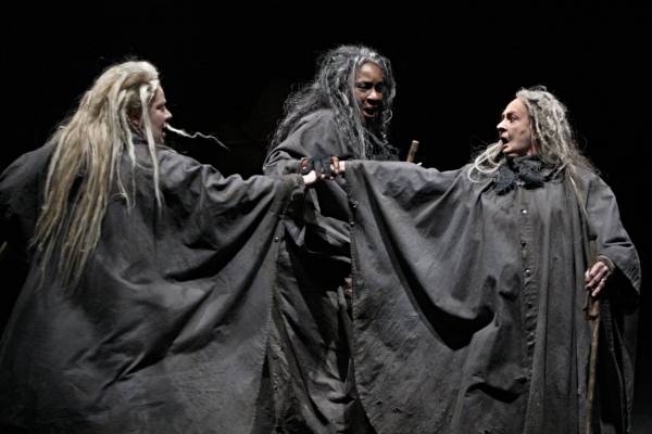 Photo Flash: Guthrie's MACBETH Image