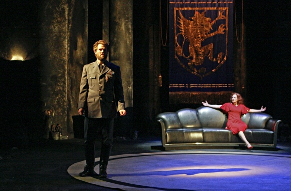 Photo Flash: Guthrie's MACBETH Image