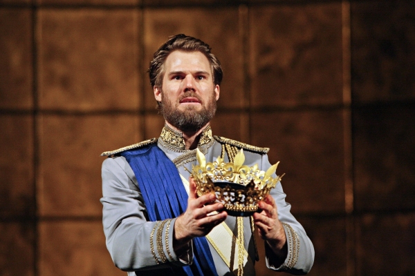 Photo Flash: Guthrie's MACBETH Image
