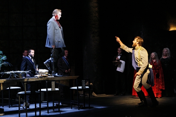 Photo Flash: Guthrie's MACBETH Image