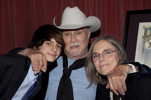 Tony Curtis with grandson Nicholas and daughter Kelly Photo