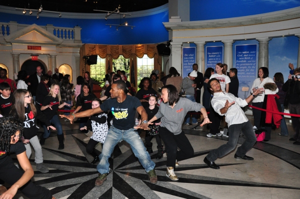 Photo Coverage: Corbin Bleu & Meredith Vieira Launch 14th Annual KIDS NIGHT ON BROADWAY Image