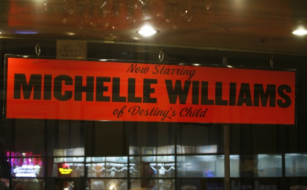 Photo Coverage: Michelle Williams Bows in CHICAGO Image
