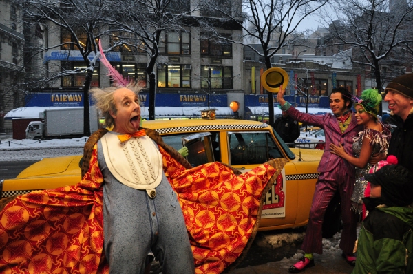 Photo Coverage: Beacon Theatre Welcomes Cirque Du Soleil's BANANA SHPEEL Image