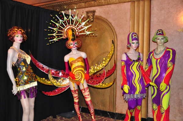 Photo Coverage: Beacon Theatre Welcomes Cirque Du Soleil's BANANA SHPEEL Image