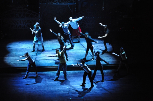 Photo Coverage: Beacon Theatre Welcomes Cirque Du Soleil's BANANA SHPEEL Image