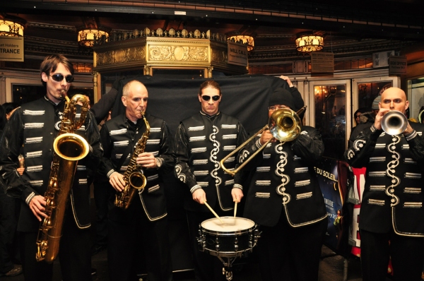 Photo Coverage: Beacon Theatre Welcomes Cirque Du Soleil's BANANA SHPEEL Image