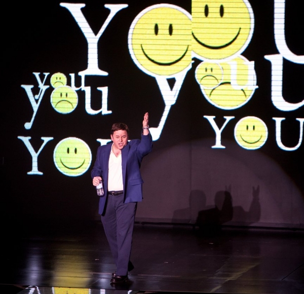 Photo Coverage Exclusive: Jason Alexander Stars as Donny Clay in Vegas Image