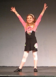 Photo Flash: Bailey Hanks Leads LEGALLY BLONDE Workshop Image