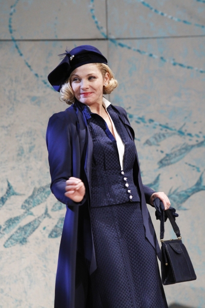 Photo Flash: Cattrall And Macfadyen Star In PRIVATE LIVES Image