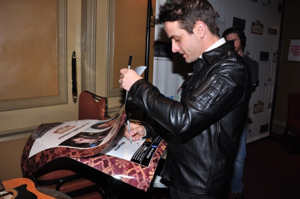 Joey McIntyre Signing Posters Photo