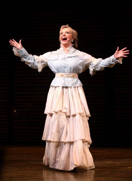 Photo Coverage: BROADWAY BACKWARDS 5 - The Woman Image
