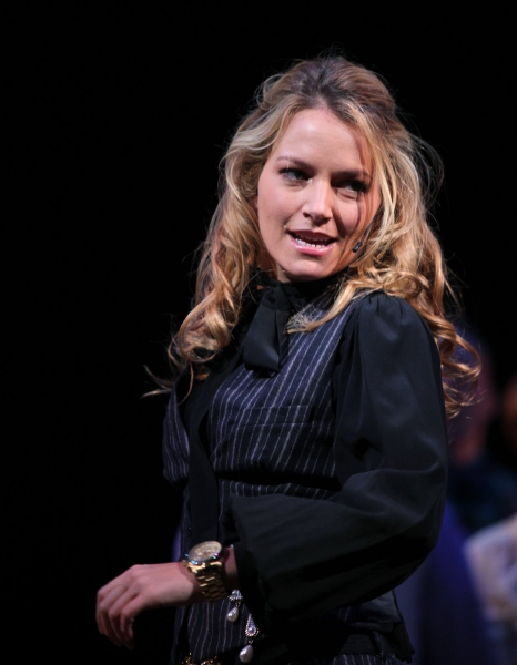 Photo Coverage: BROADWAY BACKWARDS 5 - The Woman Image