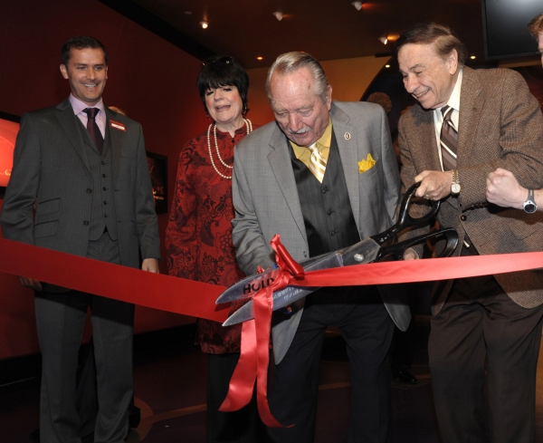 Photo Flash: Awards Room Unveiled At Madame Tussauds Image