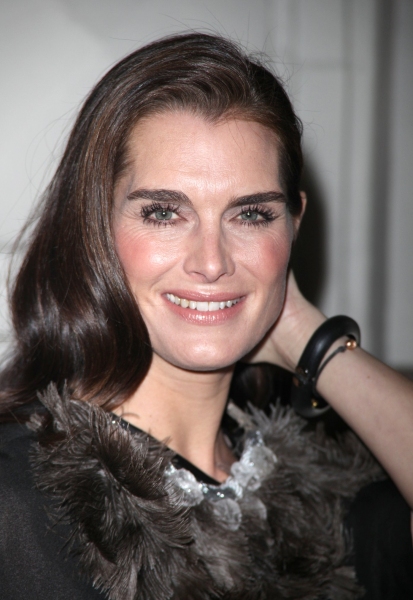 Photo Coverage: A BEHANDING IN SPOKANE - Starry Red Carpet Image