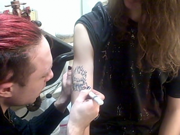 Photo Flash: ROCK OF AGES Fan & Contest Champ Gavin Knox Wins Temptu Tattoo Image