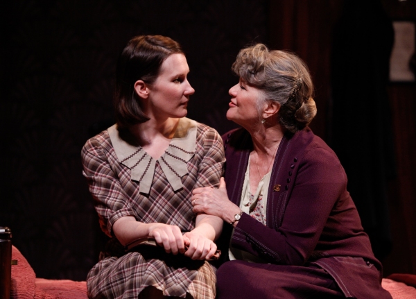 Photo Flash: Roundabout Theatre Company Presents THE GLASS MENAGERIE Image