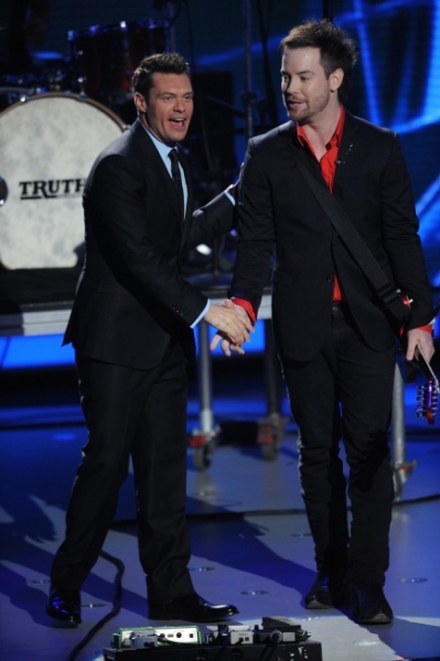 Photo Flash: AMERICAN IDOL's Top 11; David Cook & Ke$ha Perform! 