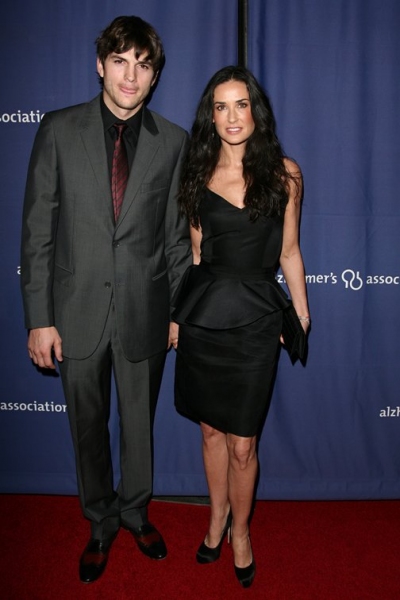 Photo Coverage: Pierce, Moore, Kutcher et al at 'A Night at Sardi's' Alzheimer's Benefit Image