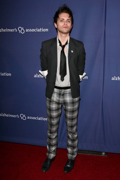 Photo Coverage: Pierce, Moore, Kutcher et al at 'A Night at Sardi's' Alzheimer's Benefit Image