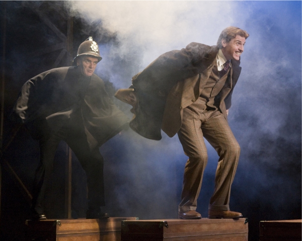 Photo Flash: Hitchcock's THE 39 STEPS At The Ahmanson Theatre Image