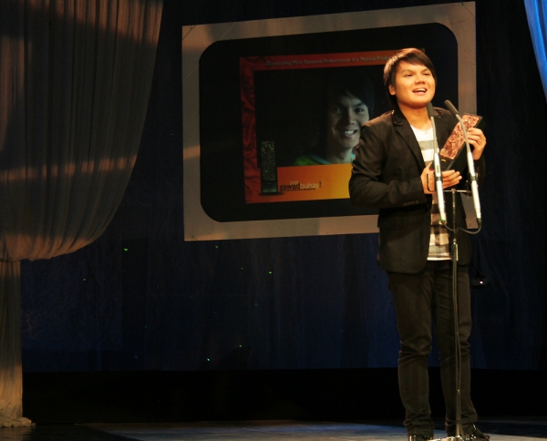 Photo Coverage: SWEENEY TODD Manila Sweeps Acting Trophies at 2009 Philstage Awards Image
