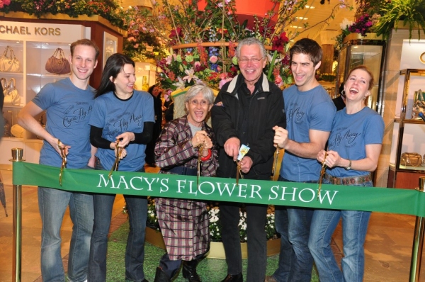 Photo Coverage: Tharp, COME FLY AWAY, and Tartaglia for Macy's Flower Show Image