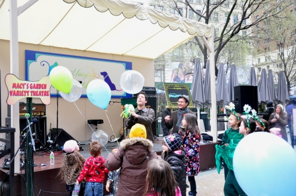 Photo Coverage: Tharp, COME FLY AWAY, and Tartaglia for Macy's Flower Show Image