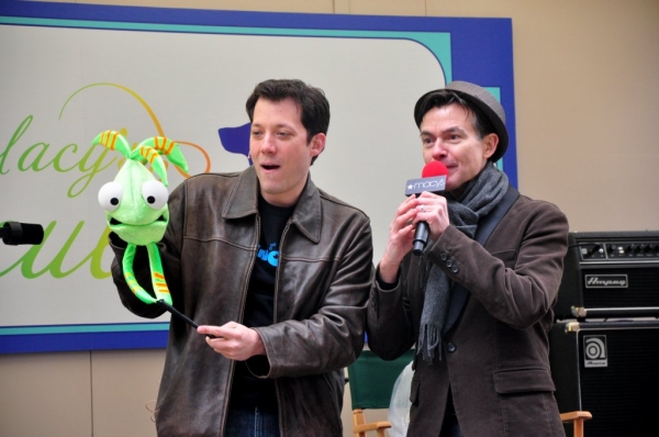 Photo Coverage: Tharp, COME FLY AWAY, and Tartaglia for Macy's Flower Show Image