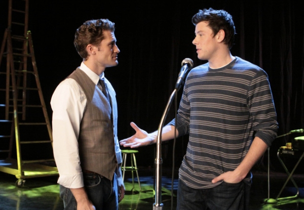 Will (Matthew Morrison, L) gives Finn (Cory Monteith, R) some advice Photo