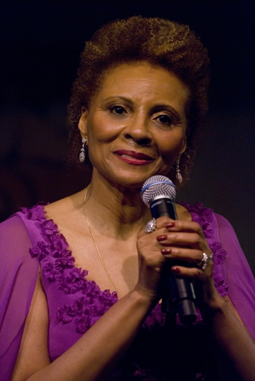 Photo Coverage: Leslie Uggams Opens at the Cafe Carlyle Image