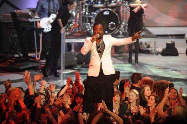 Photo Flash: Usher, Diddy, will.i.am & More On AMERICAN IDOL! 