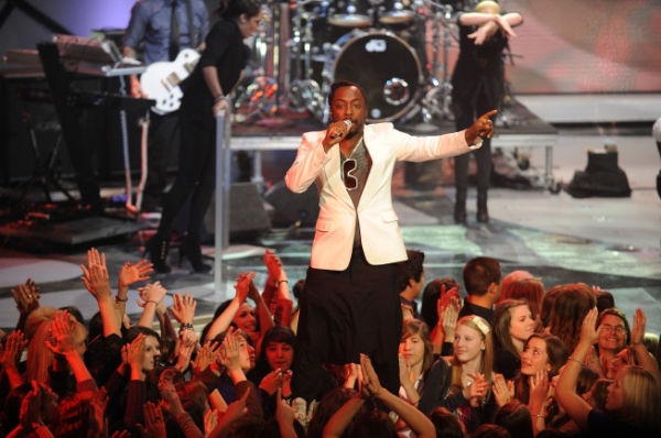 Photo Flash: Usher, Diddy, will.i.am & More On AMERICAN IDOL! Image