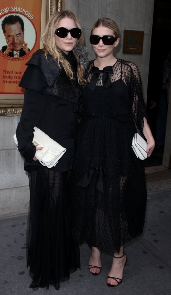 Photo Coverage: LEND ME A TENOR Red Carpet Part 1 Image