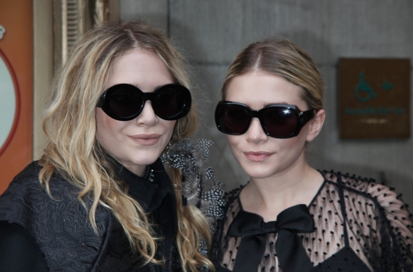 Mary Kate Olsen & Ashley Olsen Photo