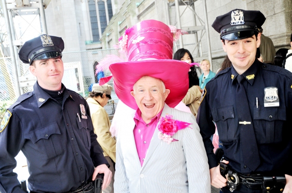 Photo Flash: Leslie Jordan Spends A Big Day In NYC Image