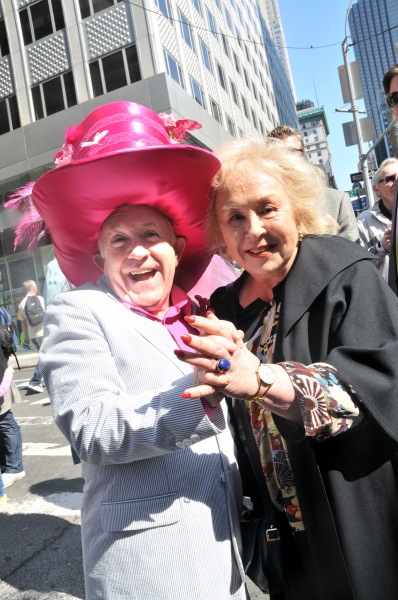 Photo Flash: Leslie Jordan Spends A Big Day In NYC Image
