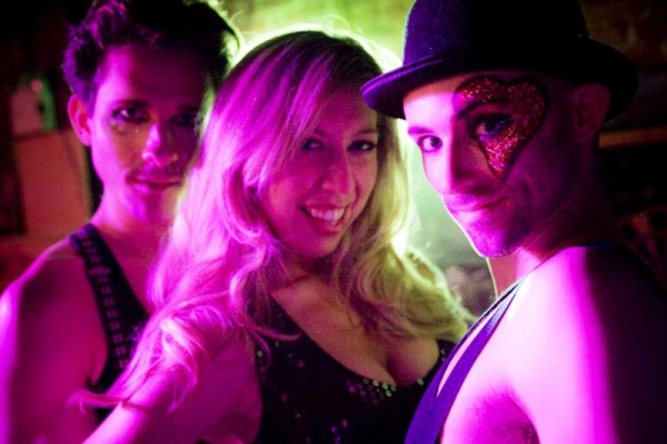 Photo Flash: THE GIRLY SHOW, Starring Van Pelt and Lincoln, At Port 41 Bar Image