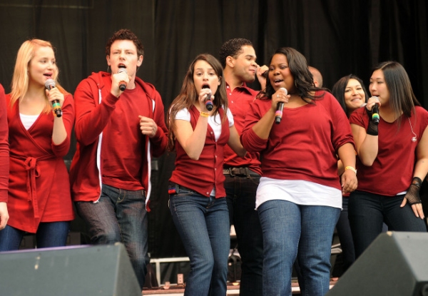 Photo Flash: GLEE Cast Performs At White House Easter Egg Roll 2010 