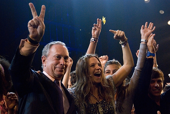 Mayor Michael Bloomberg and Vanessa Ray Photo